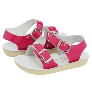 Sun-San toddler Surfer sandal in patent leather fuchsia